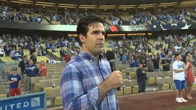(Video): Rob Delaney sings National Anthem at Dodgers&nbsp;Stadium