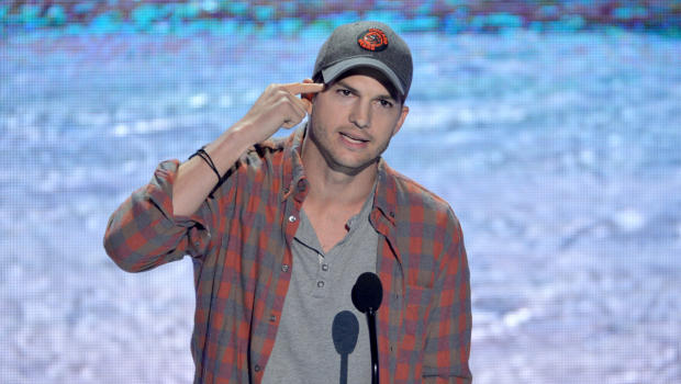 Ashton Kutcher reveals real name and gives great speech at Teen Choice Awards